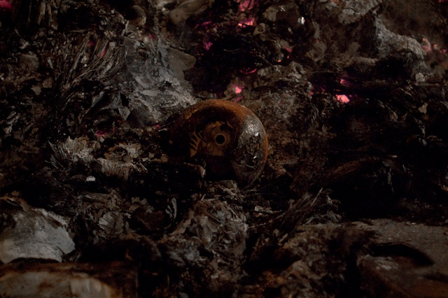 setsubun-1-31 Among the Setsubun ashes, a slightly burned daruma doll.
