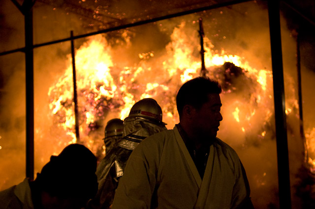setsubun-2 Bonfire at Yoshida-jinja, in which the last year's temple charms are burned.